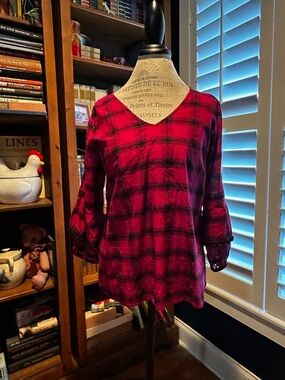 NY Collection Red and Black Plaid V-Neck Tunic